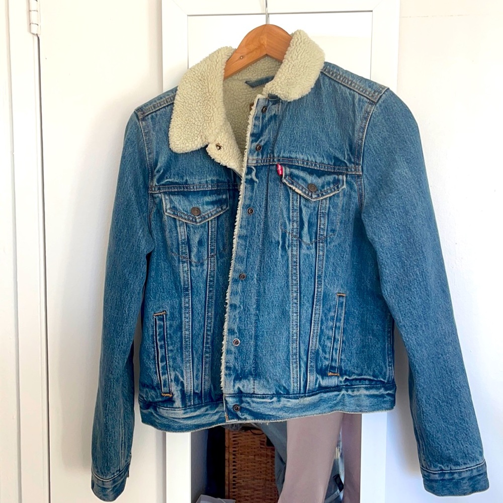 Fleece lined Levi denim jacket
